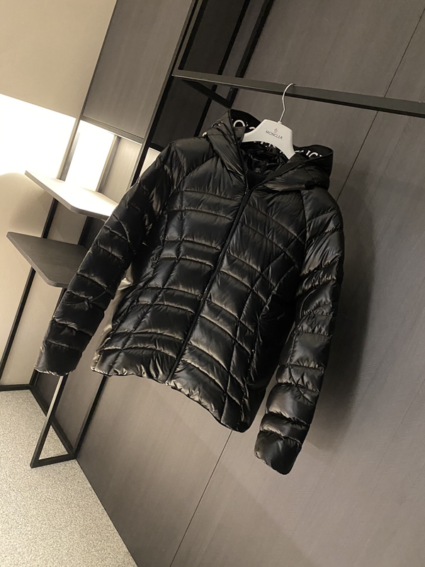 ハイクオリティダウンジャケット背面デザイン